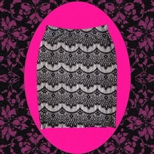 B_envied Black and White Lace Mini Skirt Size M